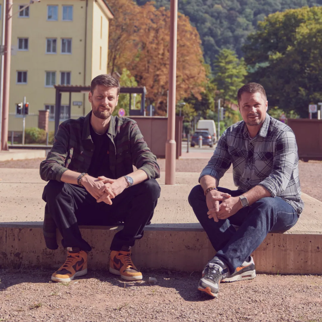 Bild der beiden Geschäftsführer der Digifant GmbH, Andreas Junginger links und Daniel Bender rechts.